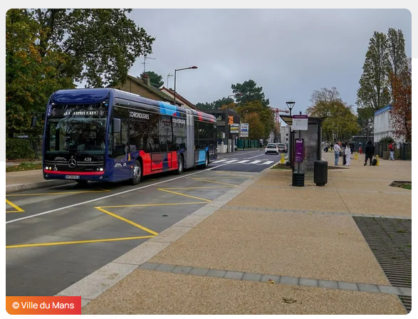 Bus articulé à hydrogène vert @ ville Le Mans